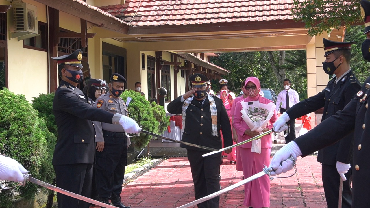 Upacara Purna Tugas Polri 