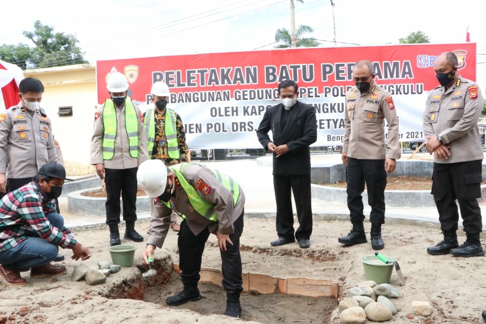 Kapolda Bengkulu Pimpin Peletakan Batu Pertama Pembangunan Gedung Kapel
