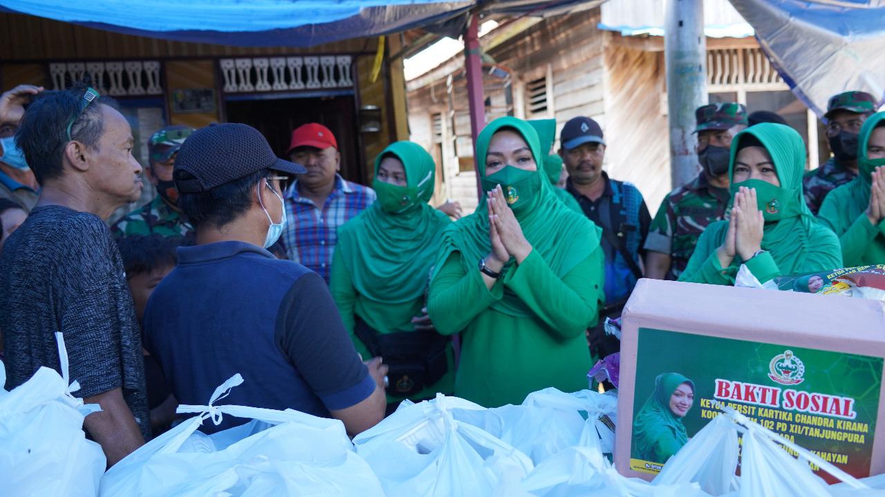 Ketua Persit Kartika Chandra Kirana Koorcabrem 102 PD XII/Tanjungpura, Ny. Yudianto Putrajaya