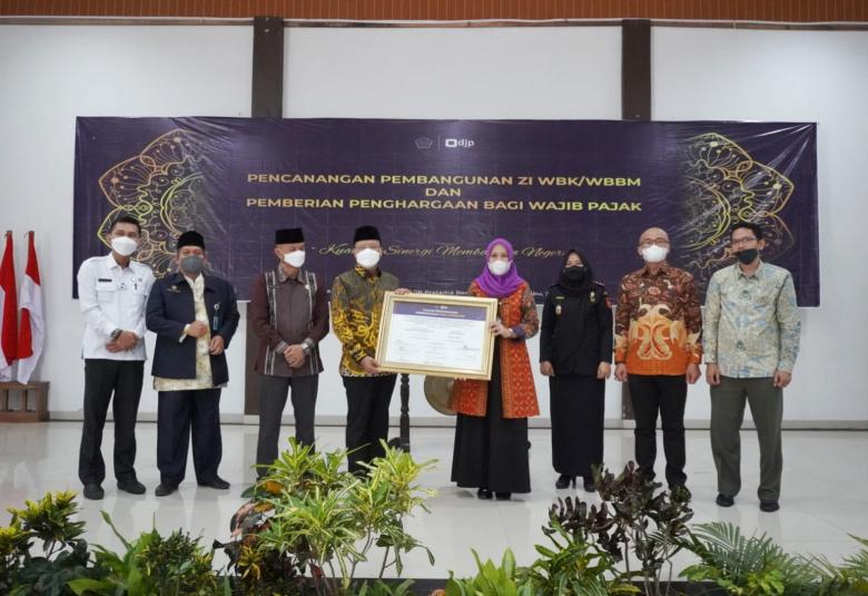 Gubernur Bengkulu Rohidin Ajak Sukseskan Vaksinasi