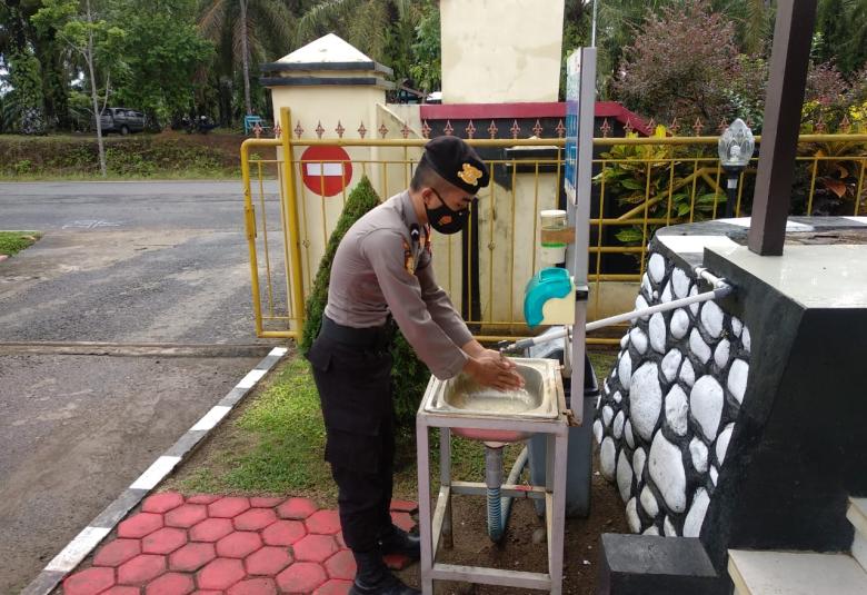 Masuk Polres Mukomuko Wajib Terapkan Prokes