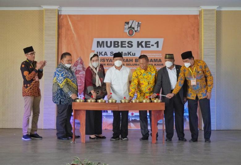 Gubernur Buka Musyawarah Bersama IKA SEMAKU